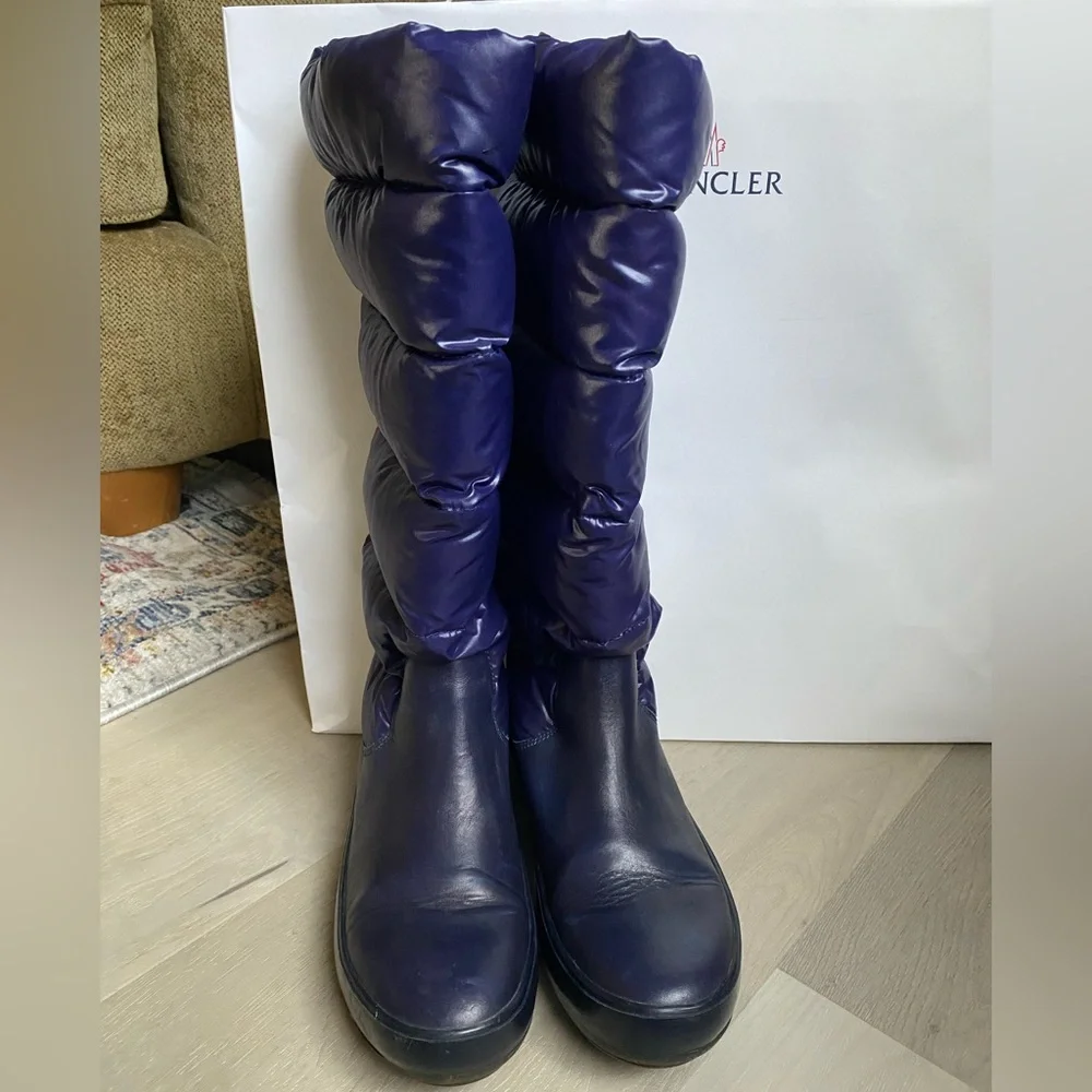 Moncler Women's Dark Purple Blue Leather Down Puffer Winter Snow Boots -Size 6.5